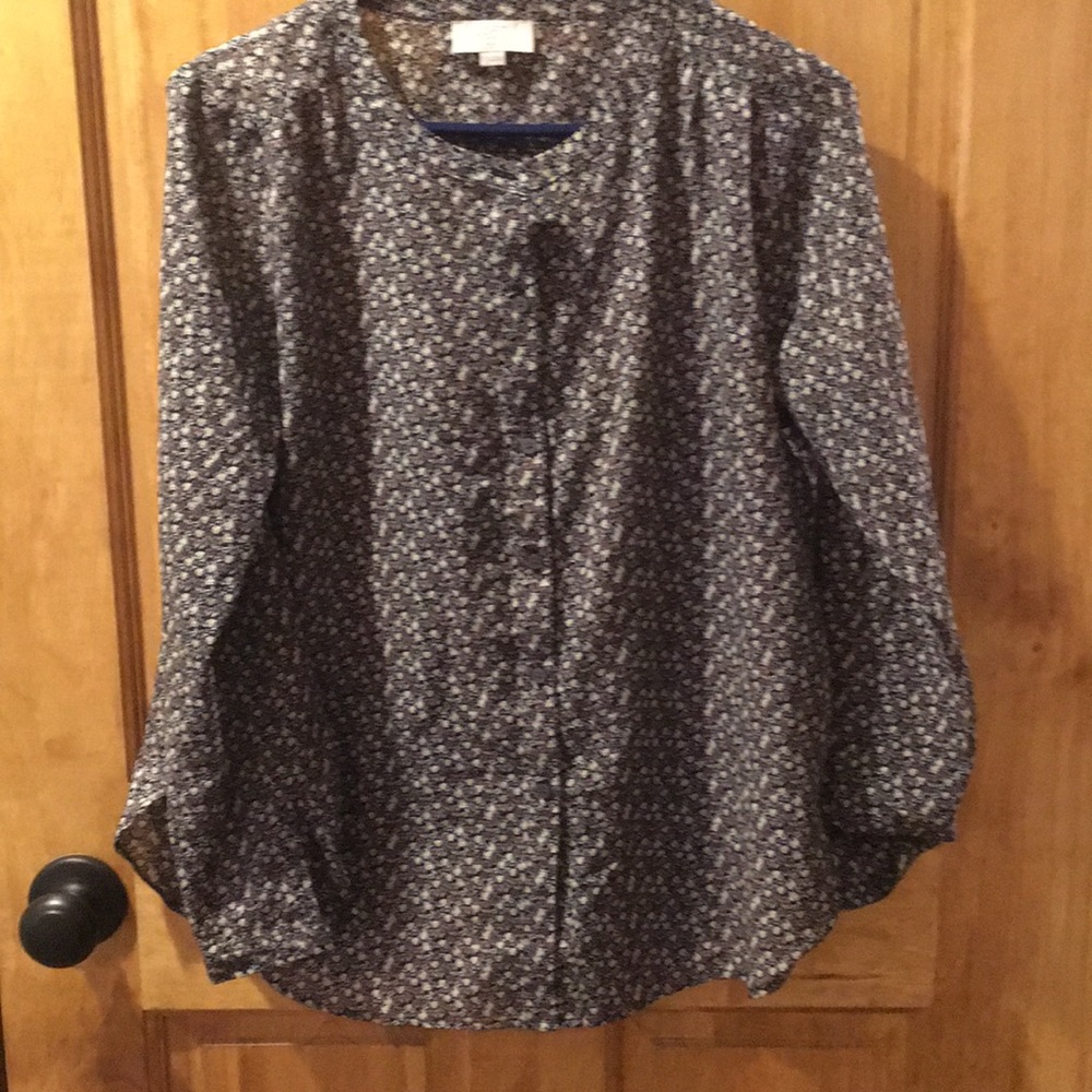 New loft floral shirt.